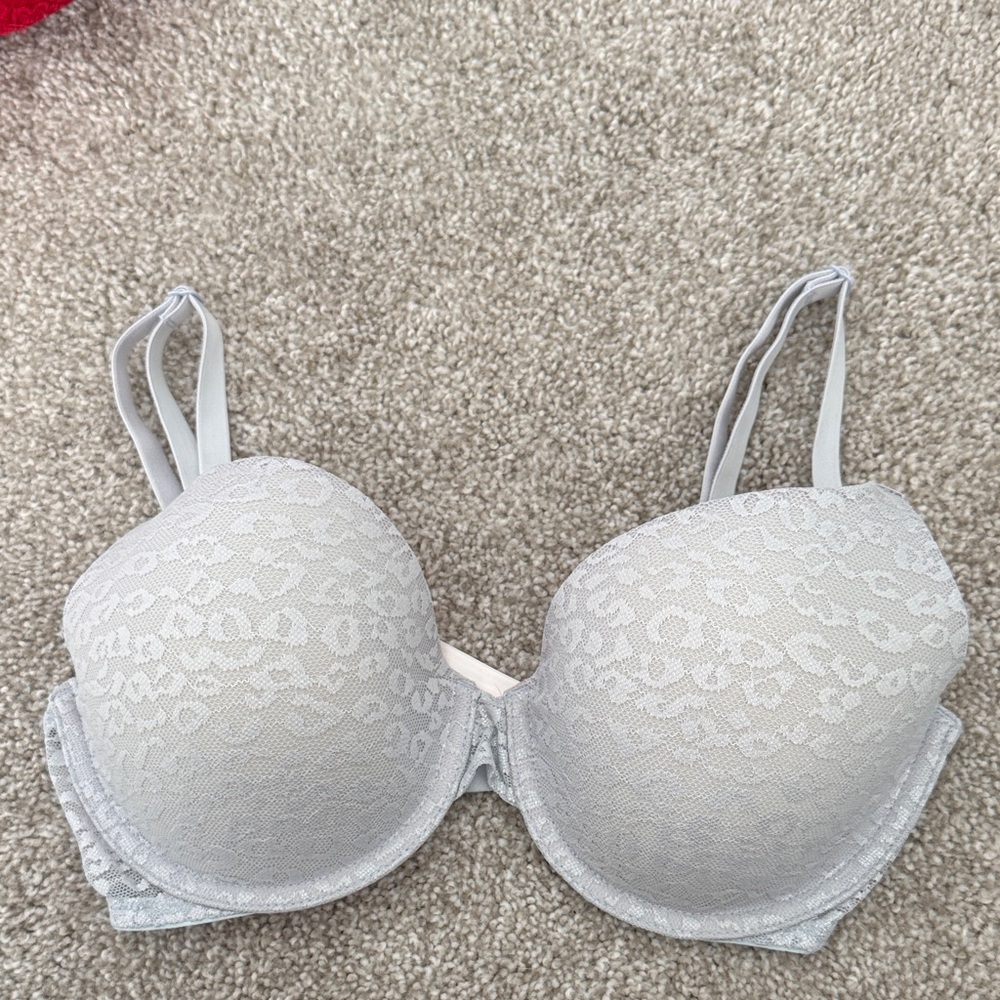 PINK Victoria's Secret Light Gray Lace Bra